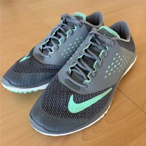Nike Women's Athletic Shoes in Gray and Mint